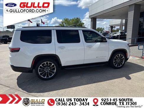 Used 2023 Jeep Wagoneer Series II w/ Convenience Group I AWD/4WD image 3