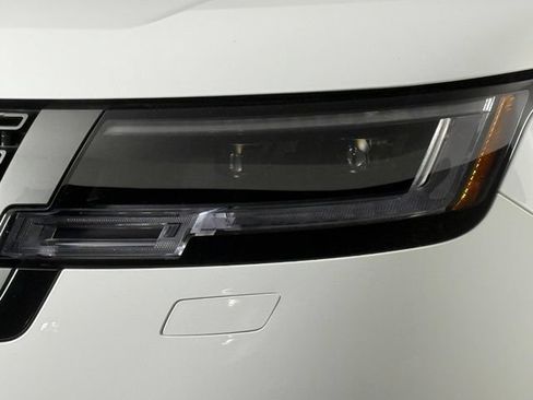 Used 2025 Land Rover Range Rover SE AWD/4WD image 12