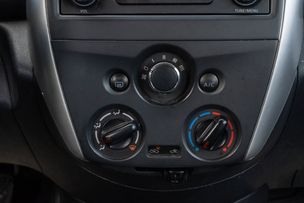 Used 2017 Nissan Versa SV FWD image 17