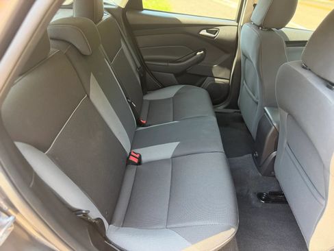 Used 2014 Ford Focus SE FWD image 34