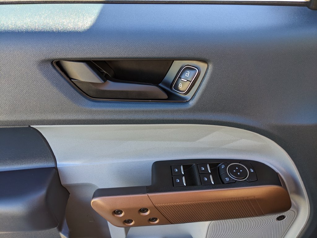 Certified 2024 Ford Maverick Lariat FWD image 14