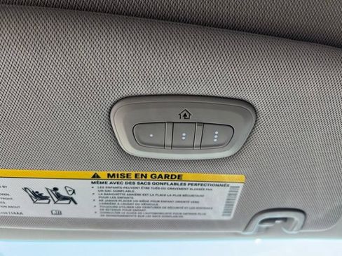 Used 2020 Chrysler Voyager Lxi FWD image 22