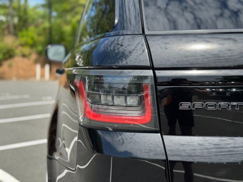 Used 2018 Land Rover Range Rover Sport HSE Dynamic AWD/4WD image 19