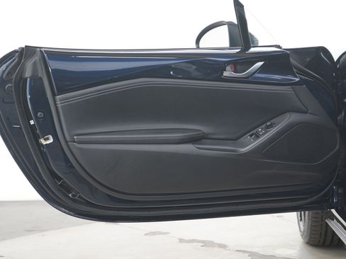 Used 2025 MAZDA MX-5 Miata RF Grand Touring RWD image 16