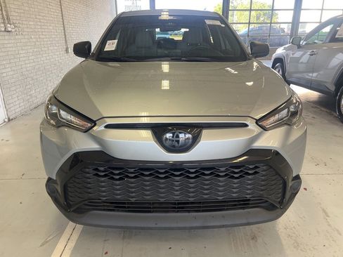 Used 2024 Toyota Corolla Cross AWD Hybrid image 2