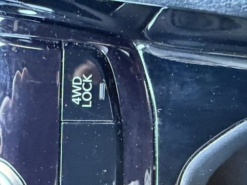 Used 2024 Jeep Compass Limited image 29