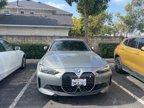 Used 2024 BMW i4 eDrive40 w/ Premium Package RWD image 2