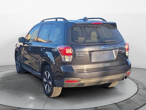 Used 2017 Subaru Forester 2.5i Premium image 3