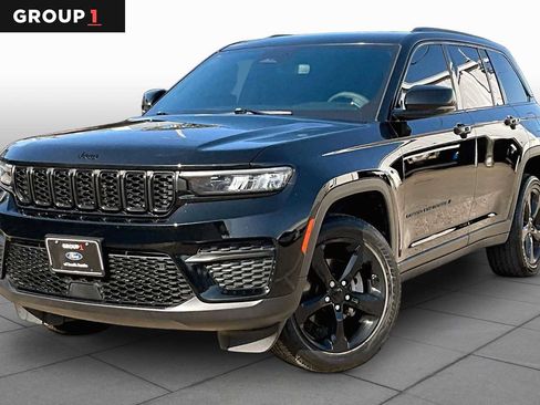 Used 2024 Jeep Grand Cherokee Altitude AWD/4WD image 1