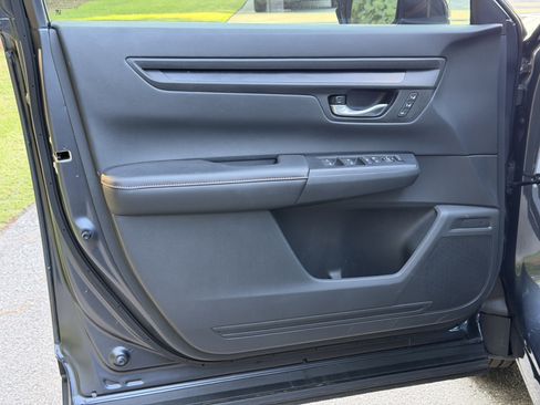 Used 2025 Honda CR-V Sport-L image 4
