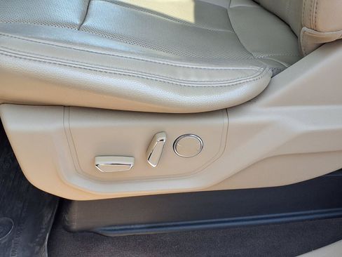 Used 2018 Ford F150 Lariat w/ Equipment Group 502A Luxury AWD/4WD image 4