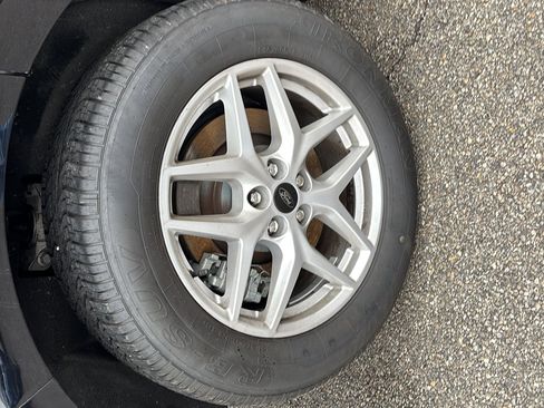 Used 2023 Ford Edge SEL image 12