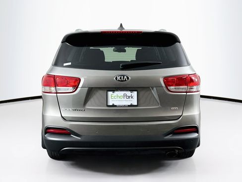 Used 2016 Kia Sorento FWD w/ LX Convenience Package image 7