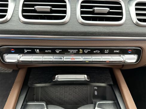 Used 2025 Mercedes-Benz GLE 450 4MATIC image 19