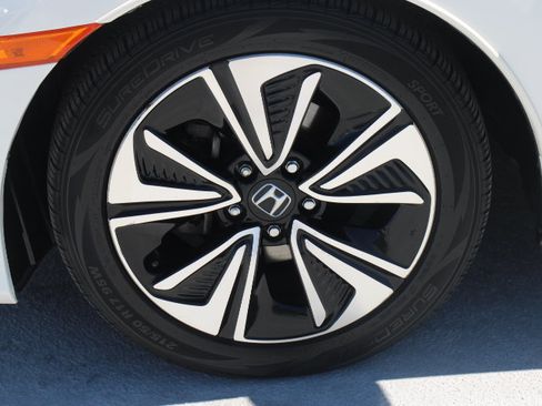 Used 2016 Honda Civic EX-T image 9