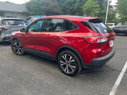 Used 2021 Ford Escape SE w/ SE Sport Appearance Package AWD/4WD image 3