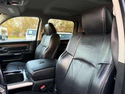 Used 2018 RAM 3500 Laramie image 32