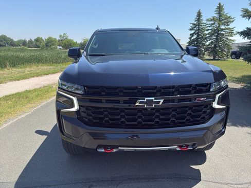 Used 2023 Chevrolet Suburban Z71 w/ Luxury Package image 3
