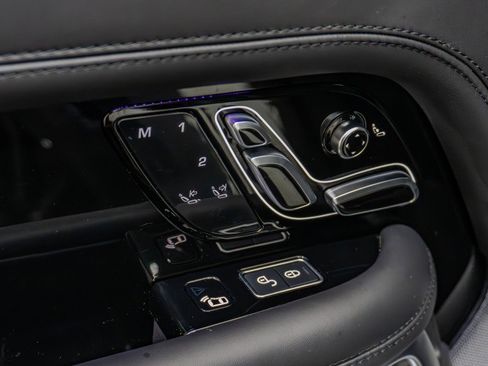 Used 2021 Land Rover Range Rover Autobiography Fifty Edition image 31