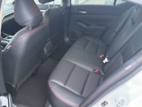 Used 2023 Nissan Altima 2.5 SR FWD image 6