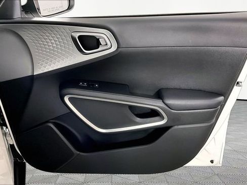 Certified 2024 Kia Soul LX FWD image 26