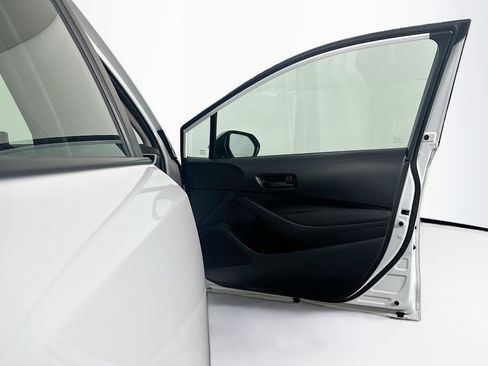 Used 2024 Toyota Corolla LE FWD image 30