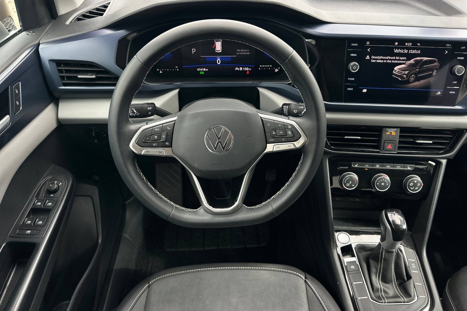 Used 2023 Volkswagen Taos SE w/ Panoramic Sunroof Package FWD image 14