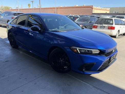 Used 2023 Honda Civic Sport image 6