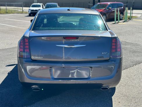 Used 2014 Chrysler 300 S image 5