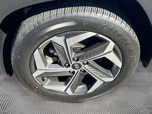 Used 2024 Hyundai Tucson Limited image 32