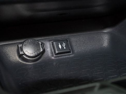 Used 2019 Toyota RAV4 XLE image 18