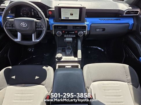 Used 2025 Toyota Tacoma TRD Off-Road AWD/4WD image 8