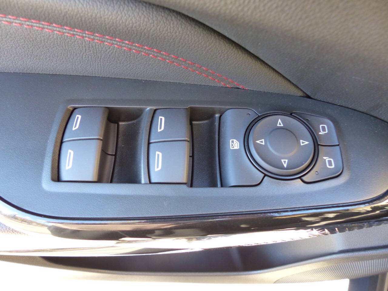 Used 2026 Chevrolet Trax RS w/ Sunroof Package FWD image 23