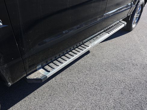 Used 2023 Ford F150 Lariat w/ Trailer Tow Package image 9