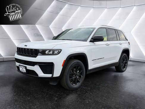 New 2026 Jeep Grand Cherokee Altitude AWD/4WD image 1