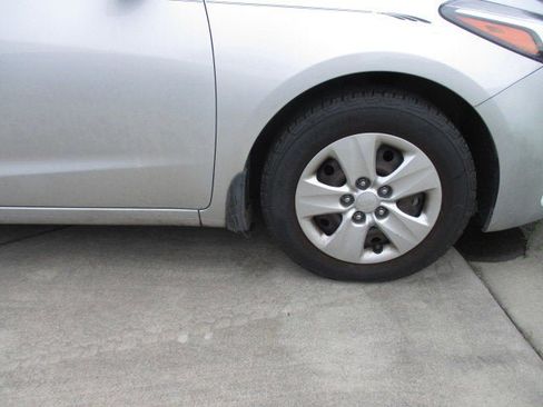 Used 2016 Kia Forte LX image 5