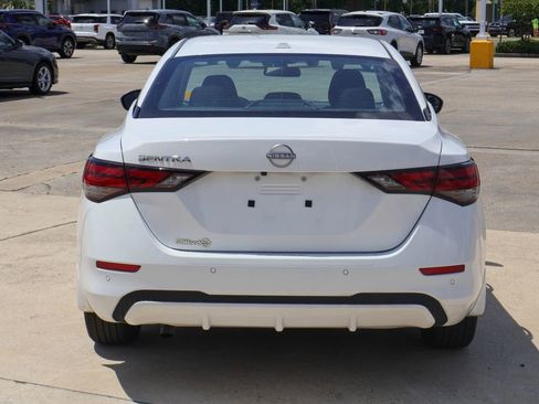 Certified 2025 Nissan Sentra SV image 18