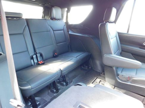 Used 2022 GMC Yukon SLT w/ SLT Premium Package AWD/4WD image 5