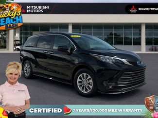 Used 2025 Toyota Sienna XLE FWD video 1