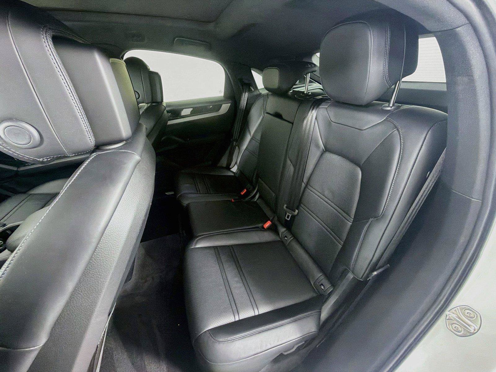 Certified 2024 Porsche Cayenne Coupe AWD/4WD image 17
