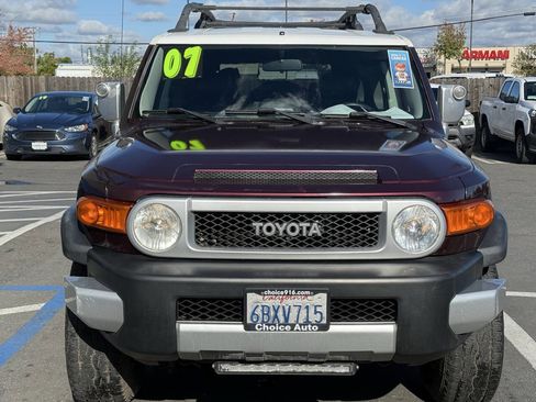 Used 2007 Toyota FJ Cruiser 4WD image 2