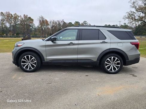 Used 2020 Ford Explorer ST w/ Premium Technology Package image 2