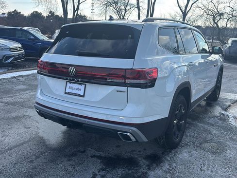 Used 2025 Volkswagen Atlas Peak Edition SE image 7