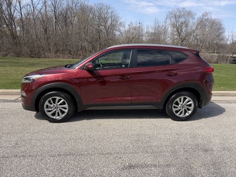 Used 2016 Hyundai Tucson SE w/ Option Group 02 image 2