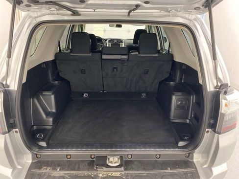 Used 2019 Toyota 4Runner SR5 AWD/4WD image 32
