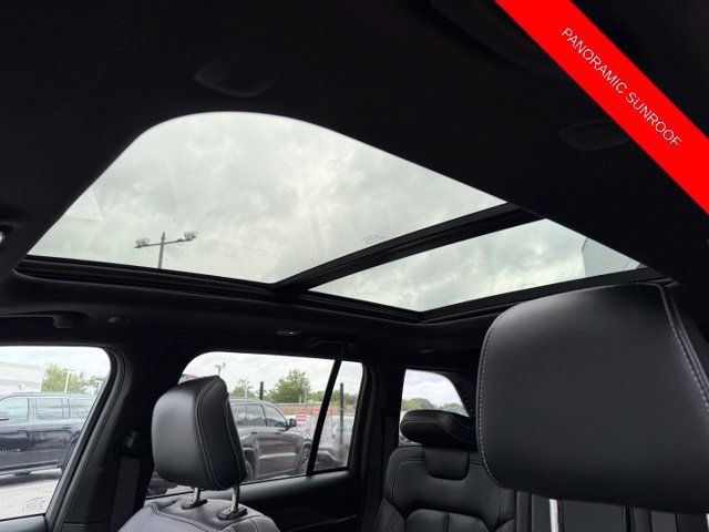 Used 2023 Jeep Grand Cherokee Overland AWD/4WD image 48