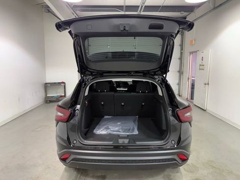 New 2026 Chevrolet Trax LS image 8