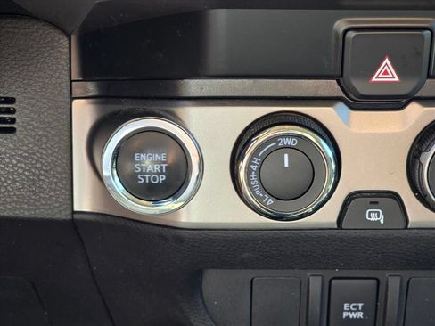 Used 2023 Toyota Tacoma SR5 AWD/4WD image 18