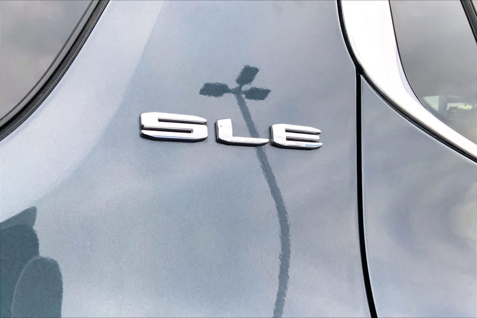 Used 2020 GMC Acadia SLE FWD image 10