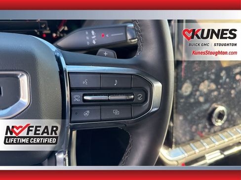 Used 2025 GMC Yukon XL Denali image 28